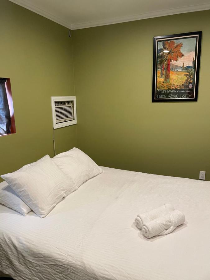 Private Standalone Room W/ Tv, Wifi & Ac In カーソン エクステリア 写真