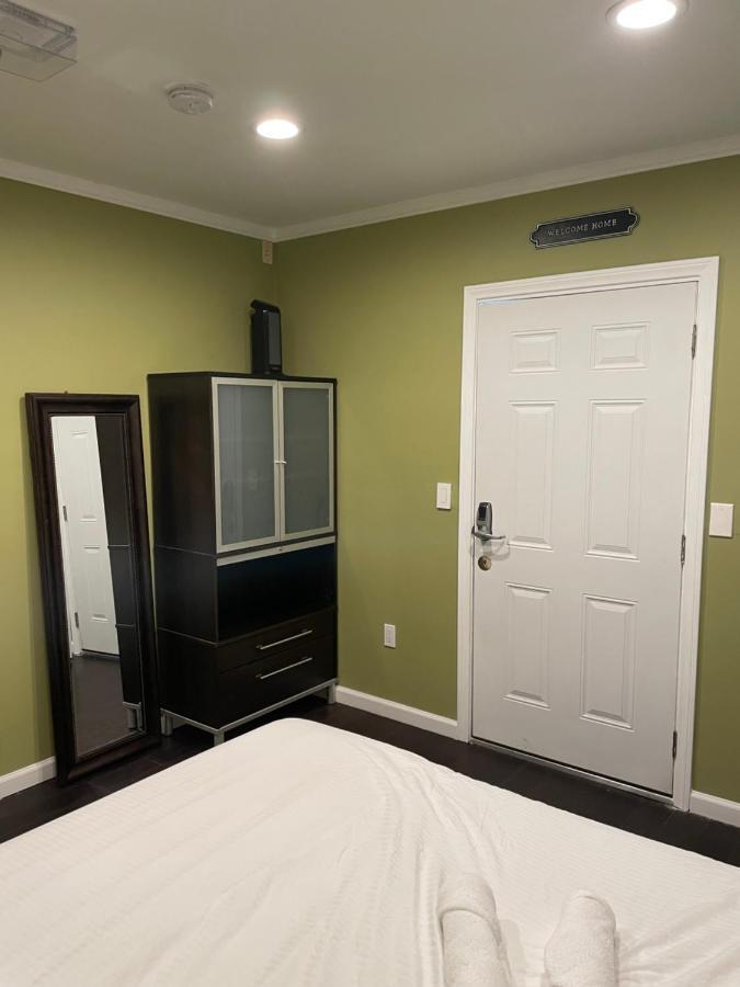 Private Standalone Room W/ Tv, Wifi & Ac In カーソン エクステリア 写真