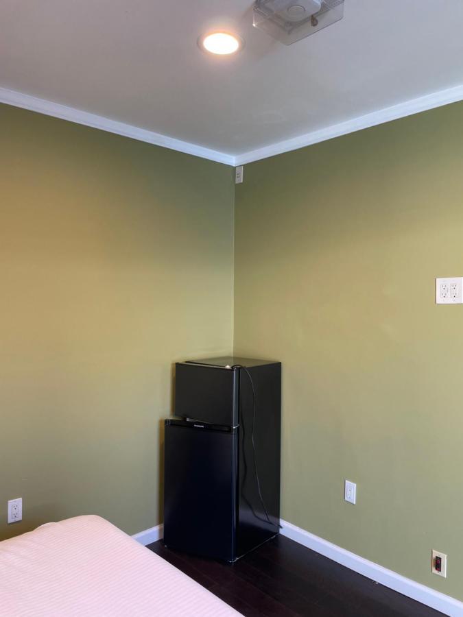 Private Standalone Room W/ Tv, Wifi & Ac In カーソン エクステリア 写真